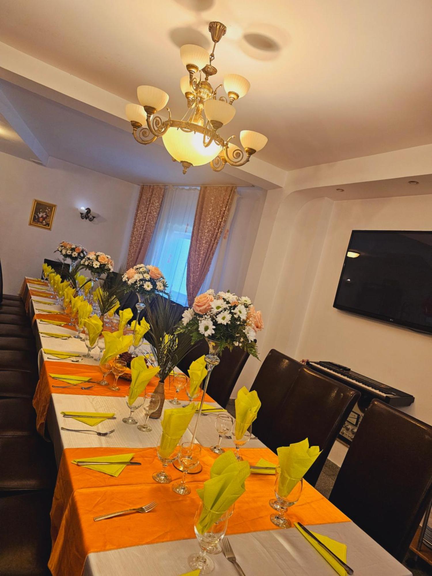 Pensiunea Kyfana Zărneşti Extérieur photo