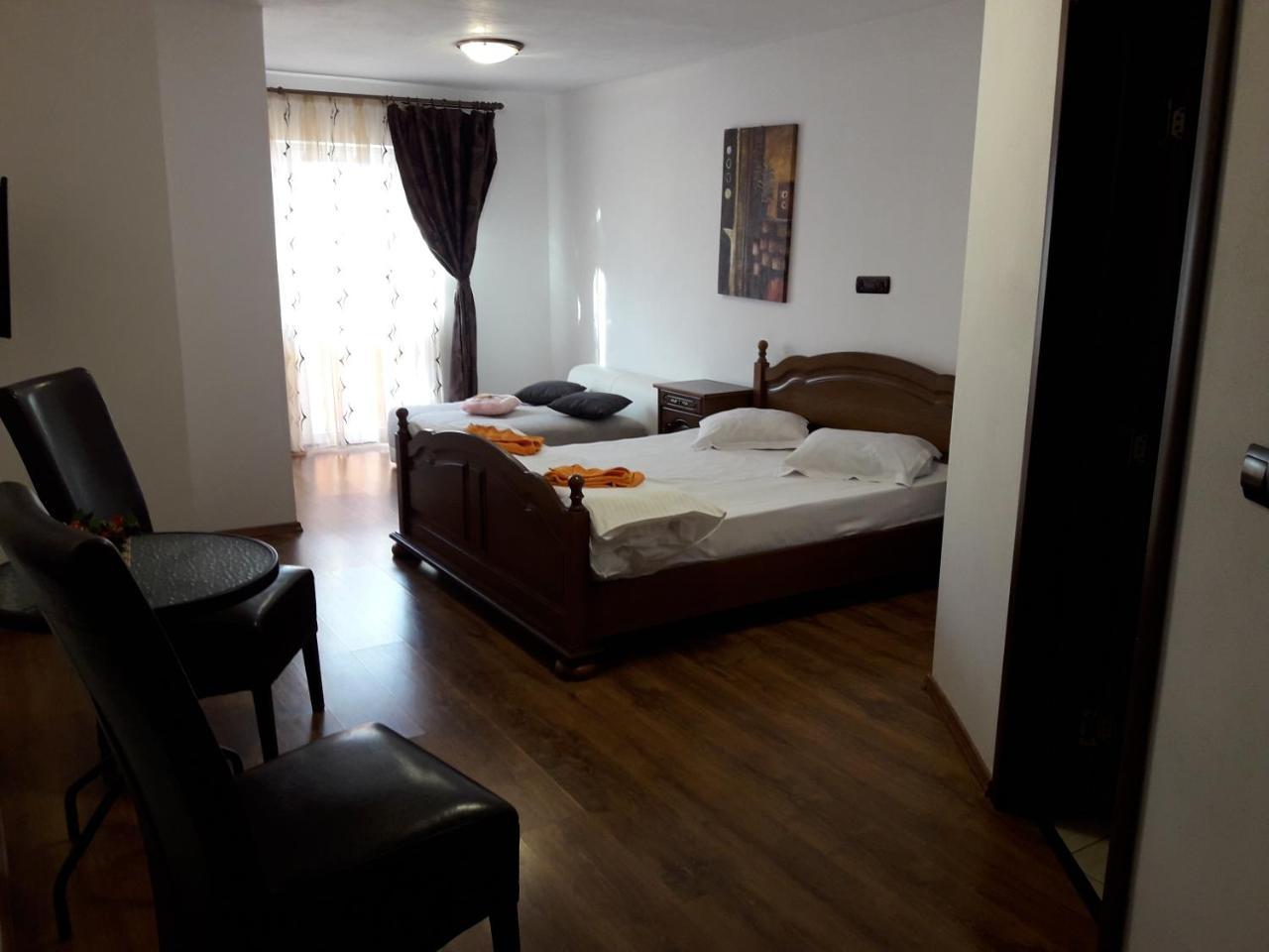 Pensiunea Kyfana Zărneşti Extérieur photo